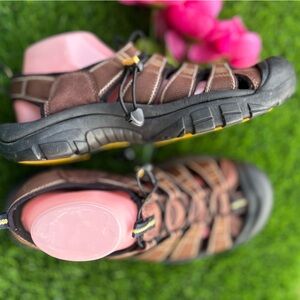 KEEN WATERPROOF DURABLE OUTDOOR BEACH HIKING SANDALS ADJUSTABLE GUC